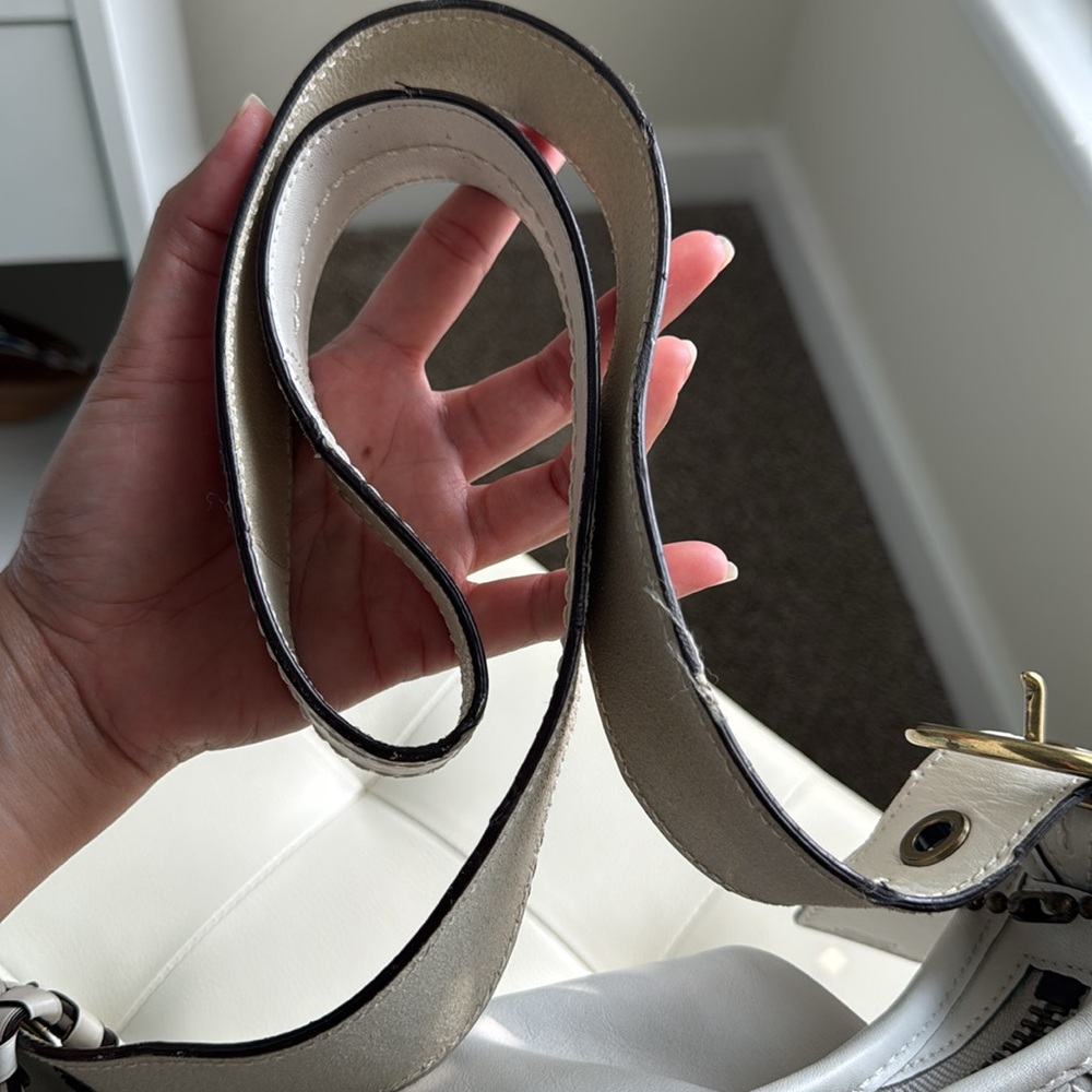 Coach White Sling /Shoulder Leather Bucket Bag - Picture 6 of 13